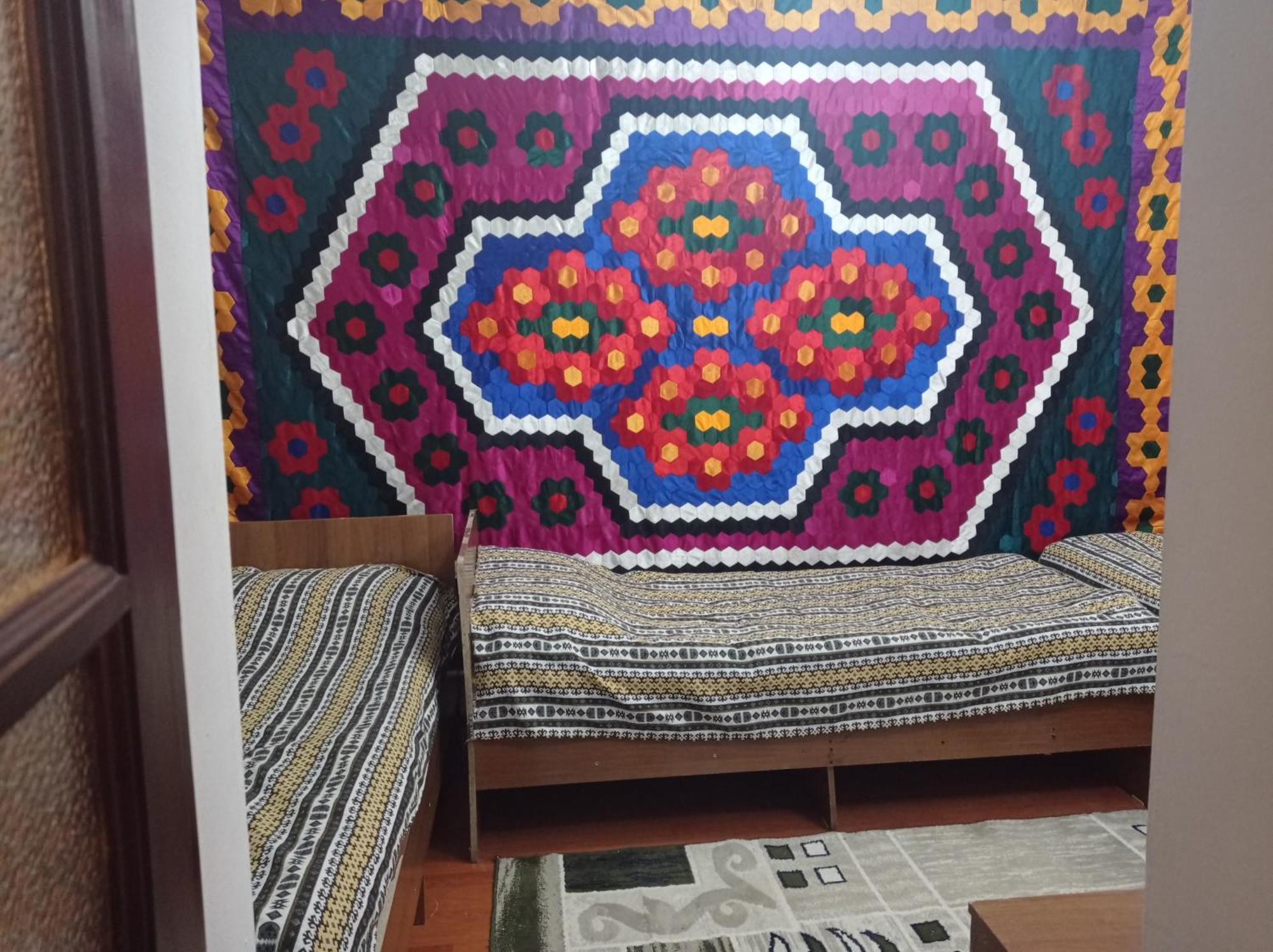 Kgb Home Hostel بيشكيك المظهر الخارجي الصورة